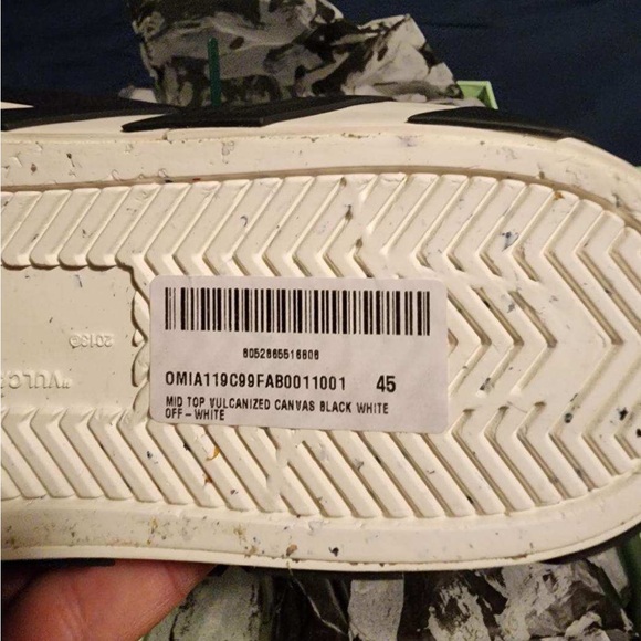 Off-White c/o Virgil Abloh™ - Picture 6 of 8